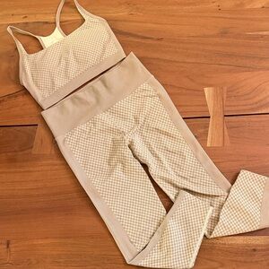 all in motion Beige Houndstooth Seamless Leggings and Sports Bra Set